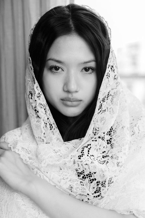 Maewenne Declerieux as Intentions (Leila)