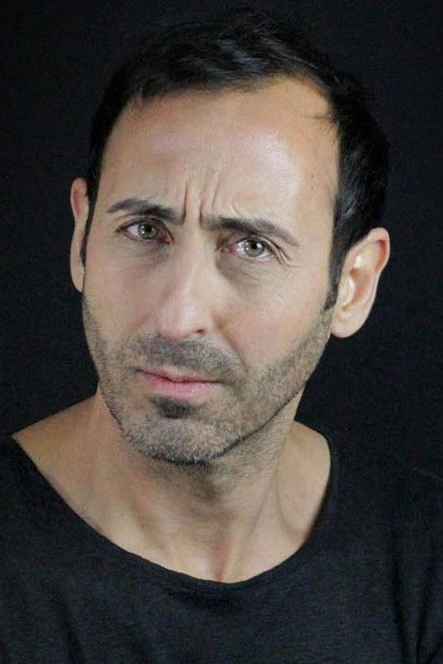 Víctor Benjumea as Hombre de la barca