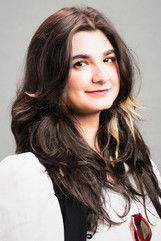 Maju de Paiva as Assistente