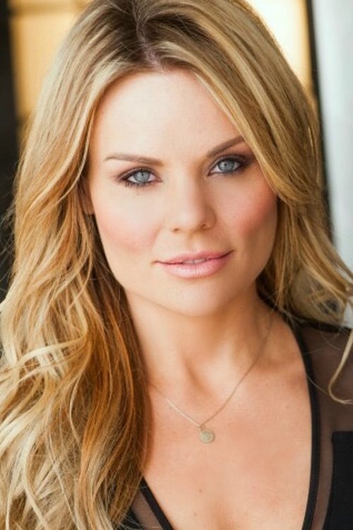 Julianne Arrieta as Avery Alderson