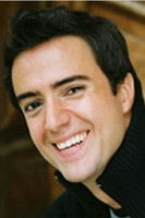Alfredo Rollo as Medeiros (voice)