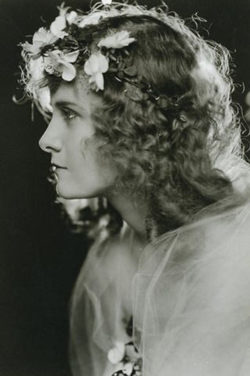 Josephine Hill as Alice Allan