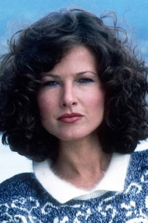 Elyssa Davalos as Paula Kelly