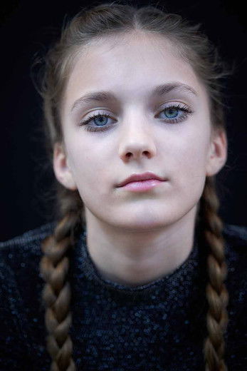 Ella Päffgen as Emmie