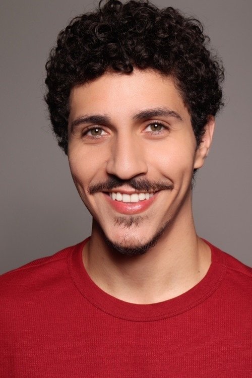 Leonardo Silva as Ivan, The Hunchback / The Prince