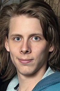 Agustín Daulte as Lucas