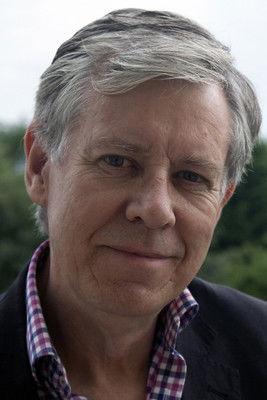 Henrik Ekman as Himself, Berättare