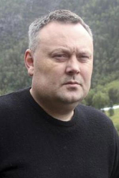 Bjørn Iversen as Guard