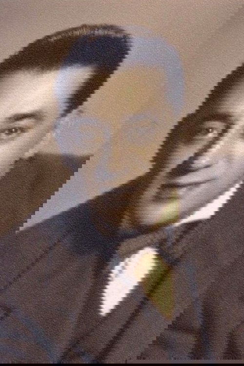 Rafael López Somoza as Sebastián