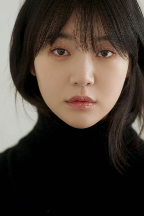 Shin Ji-woo as 