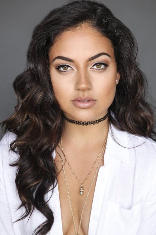 Inanna Sarkis as Jordynn