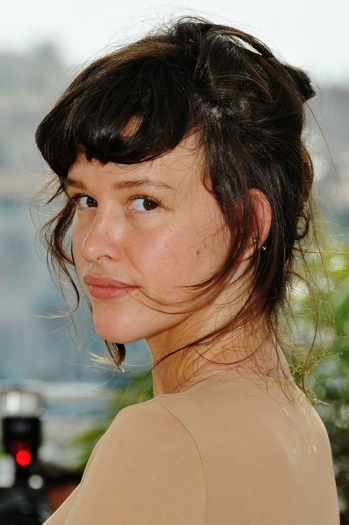 Paz de la Huerta as Tonya Novak