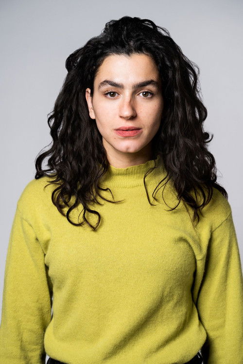 Anna Bardavelidze as Louna Lloris