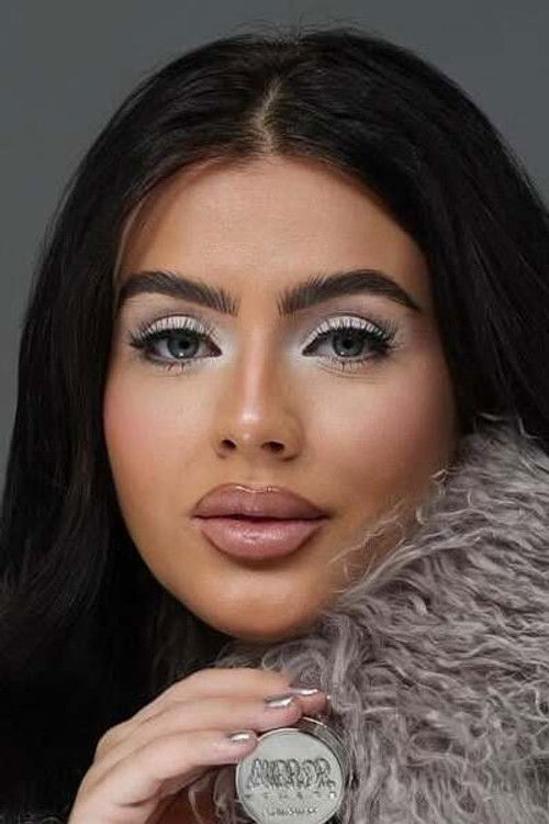 Marie Reinders as Jury