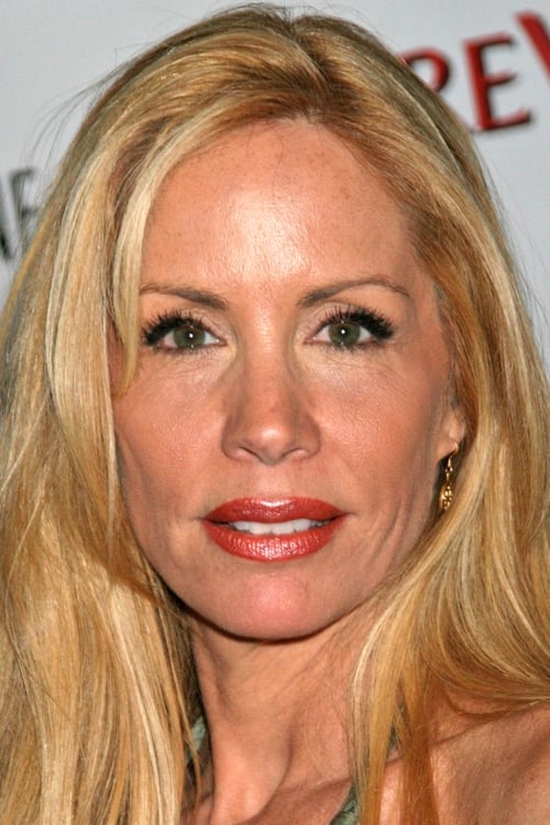 Tane McClure as Nikki