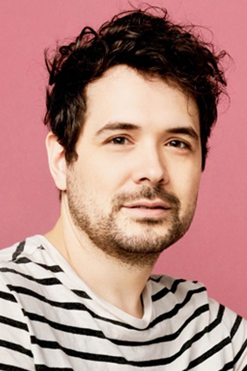 Steve Gagnon as Éric