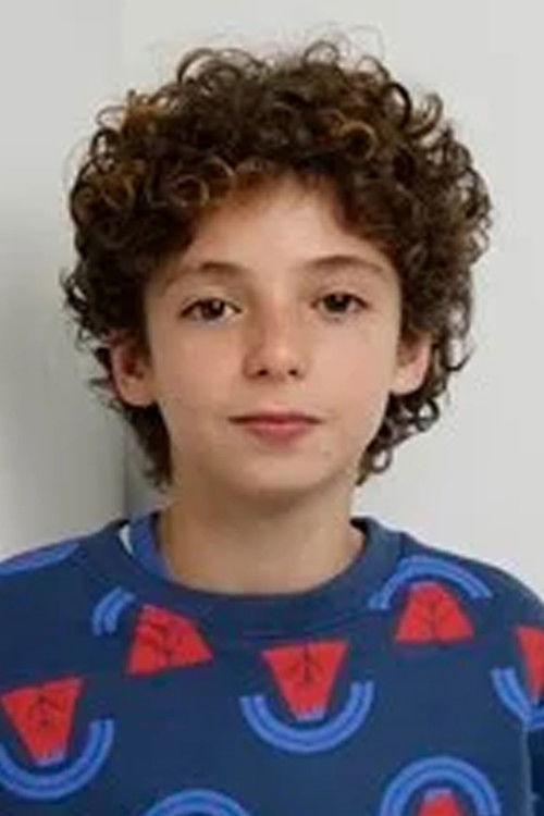 Gaspar Offenhenden as Manolo Pena