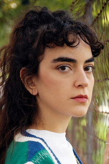 Afroditi Kapokaki as Artemis