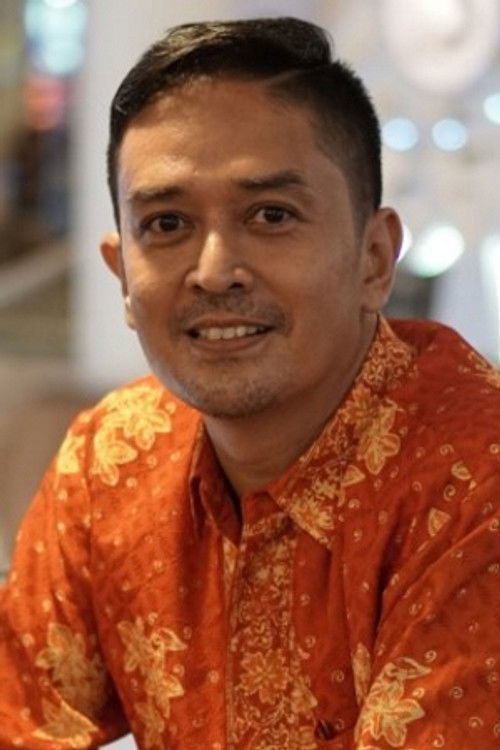 Oka Sugawa as Kakek Sugeni Muda