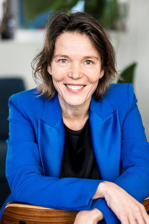 Eef van Opdorp as Self - Budget Coach