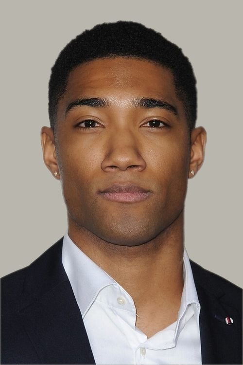 Carter Redwood as Andre