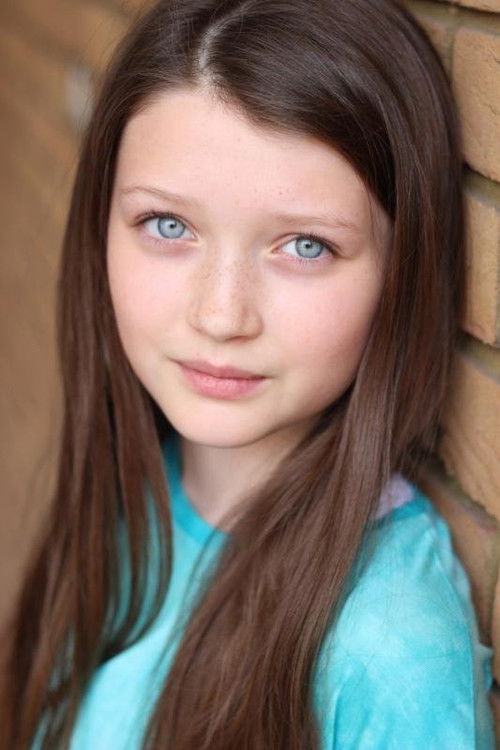 Xanthe Gibson as Leah