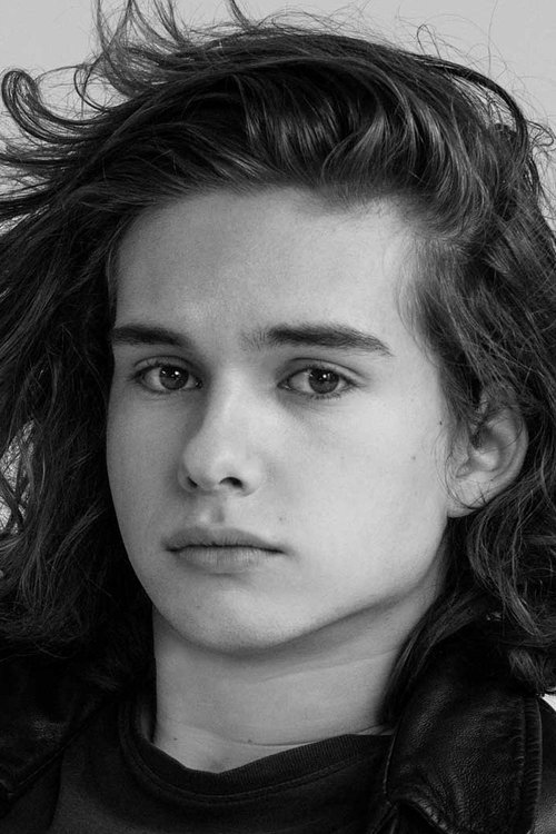 Clemente Rodríguez as Simón