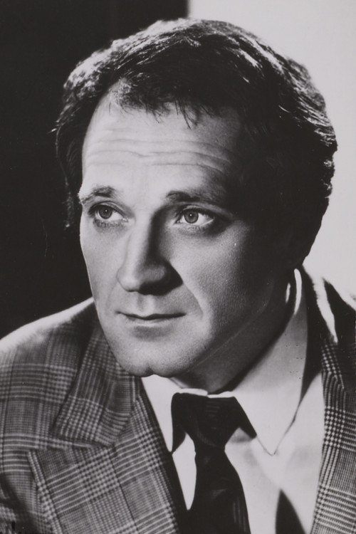 Boris Khimichev as major Metcalf