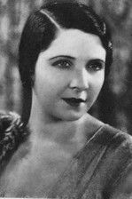 Carmen Larrabeiti as Lola Murillo