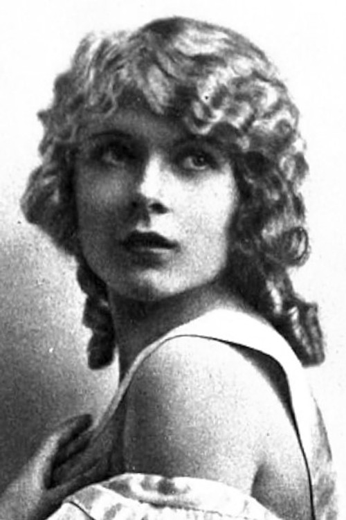 Mary Beth Milford as Aurella Wilton