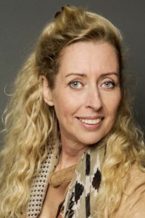 Plien van Bennekom as Marilou Bilderberg