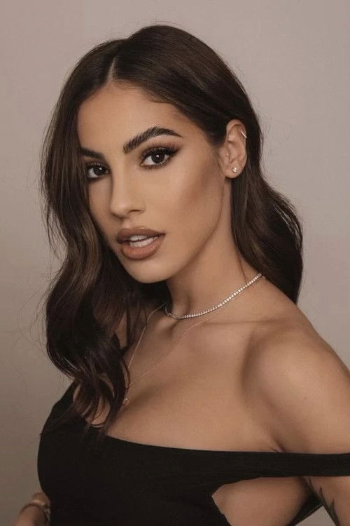 Giulia De Lellis as Teresa