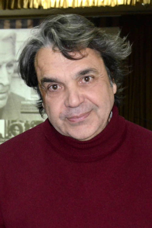 Periklis Hoursoglou as Pavlos