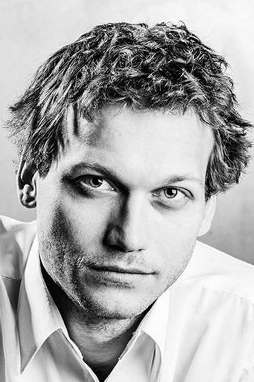 Kostiantyn Temliak as Sasha