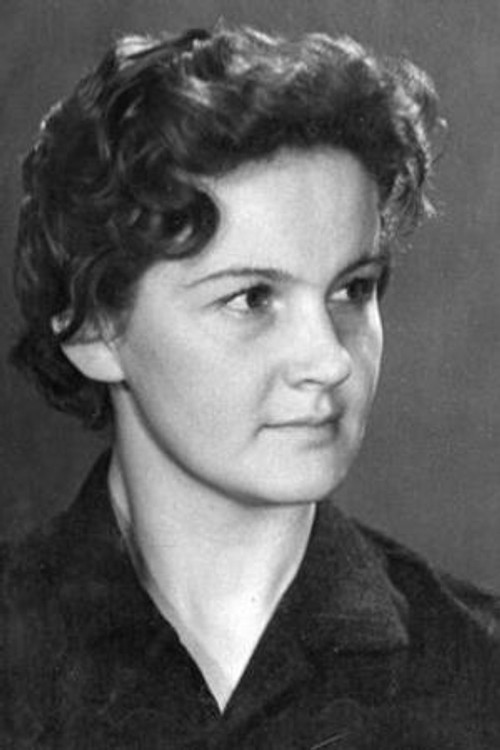 Irina Efremova as Polya, maid