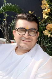 Dibyendu Mukherjee as 