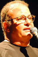 Guilherme Arantes as 