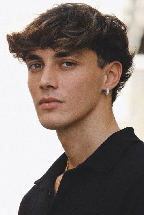 Emanuele Porzio as Riccardo