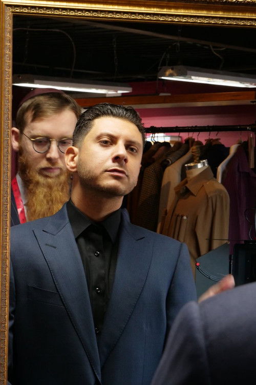 Daniel Fainman as Ray Amato