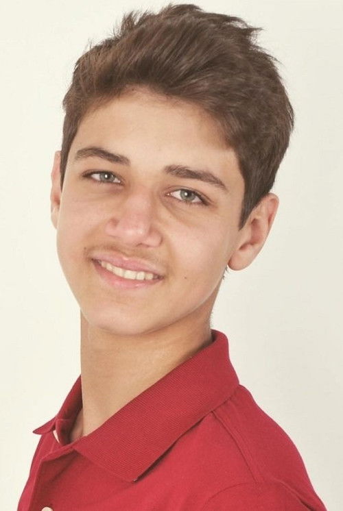 Göktan Oktay Göztepe as Aras Öztürk