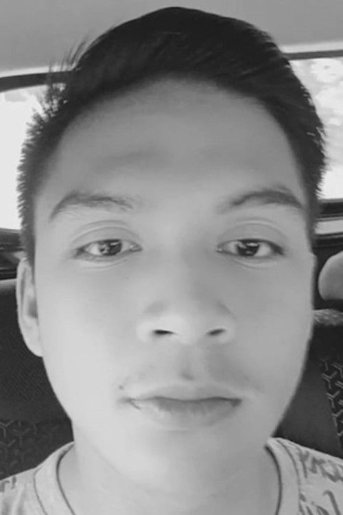 Akha Shah Davllans as Temannya Kang Kamera