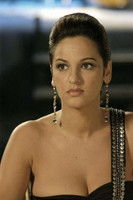 Corinne Jiga as Cassiera