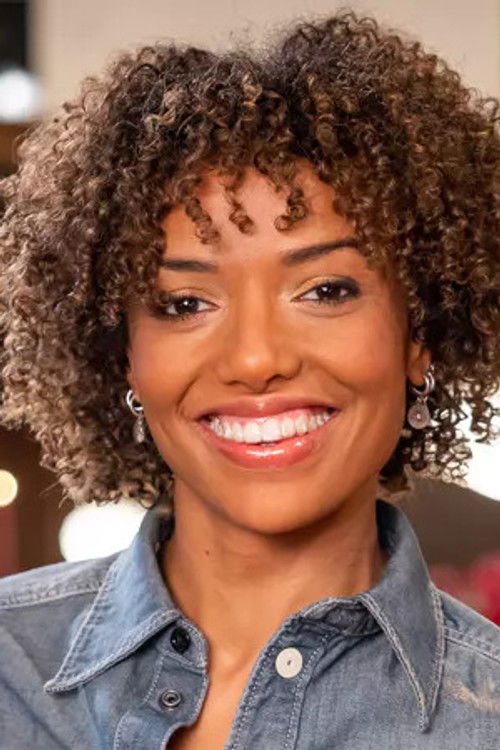 Gingia Kaniki Masengo as Self - Serveerster