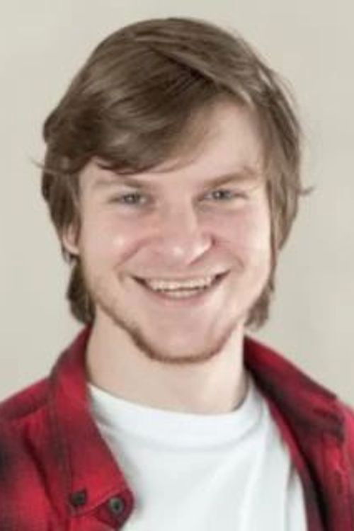 Rafael Saraiva as Seu Leocádio