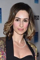 Elena Xarmpila as Αλίκη