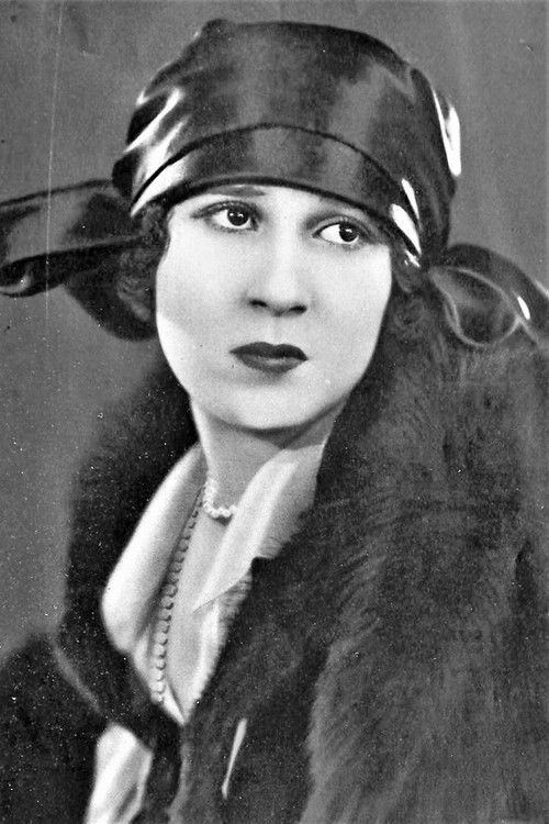 Thelma Morgan as Alice Cartwright