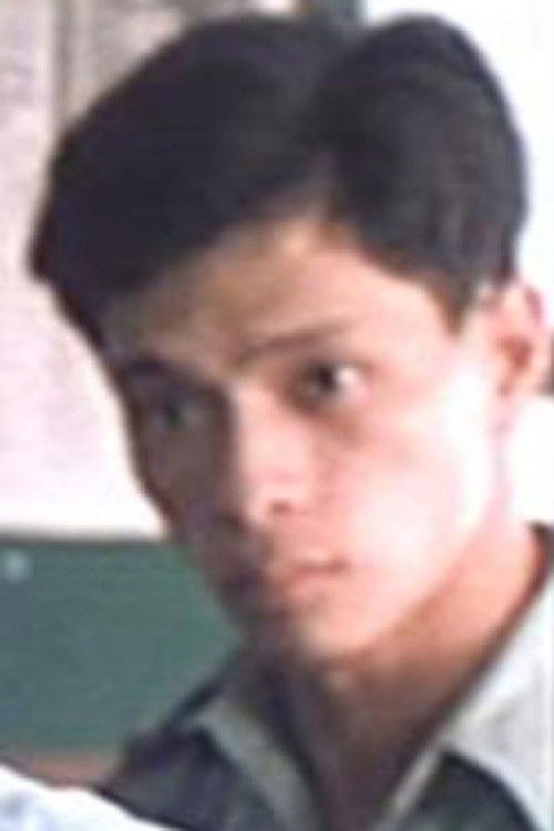 Sam Kin-Sang as Ambulance Man