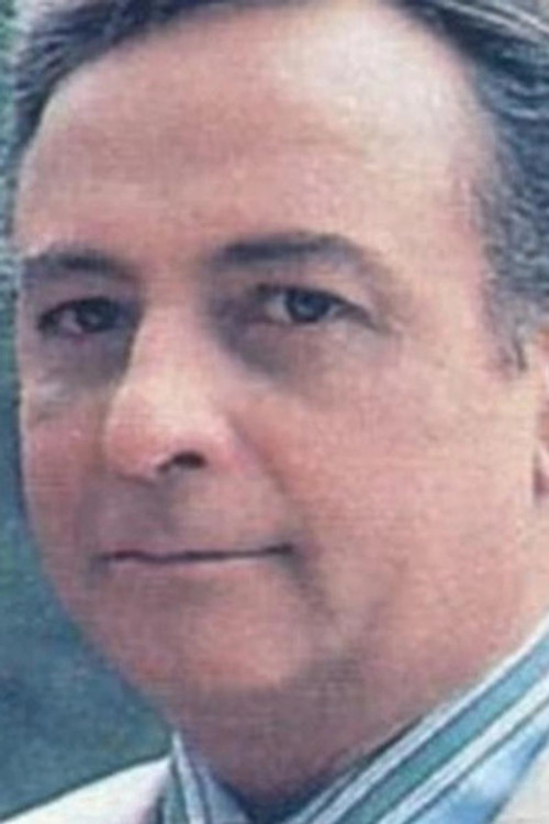 Michel Berto as Un agent de police