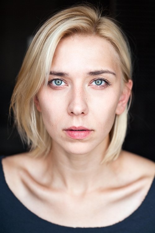 Katariina Tamm as Annika