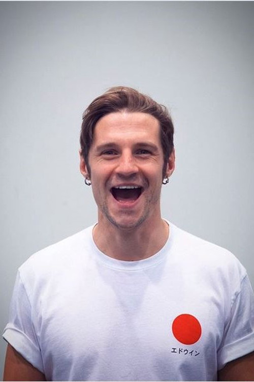 Chris Dagger as Bass